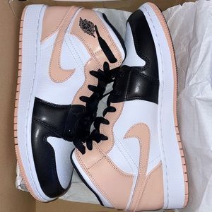 COPY - Jordan 1 mids